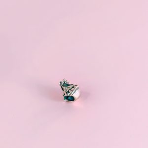 Charm - Ada Hongo