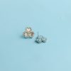 Aretes Dupe Trebol White Heart 1.5 cm - Imagen 2